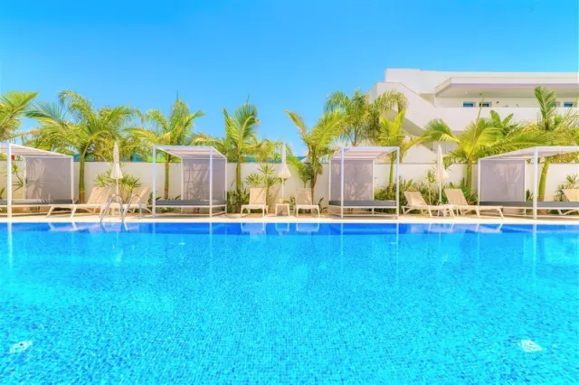 Tasia Maris Seasons Hotel - photo 3