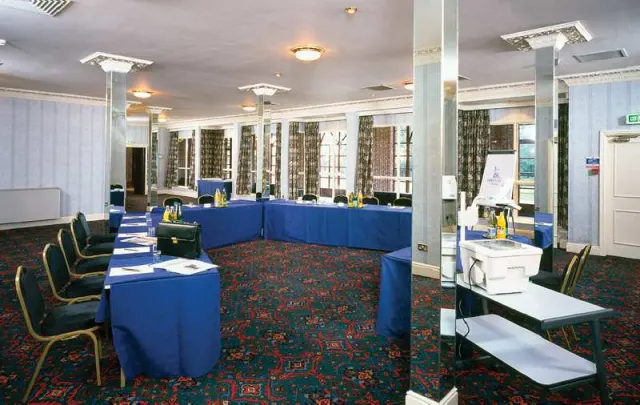 Royal Court - photo 3