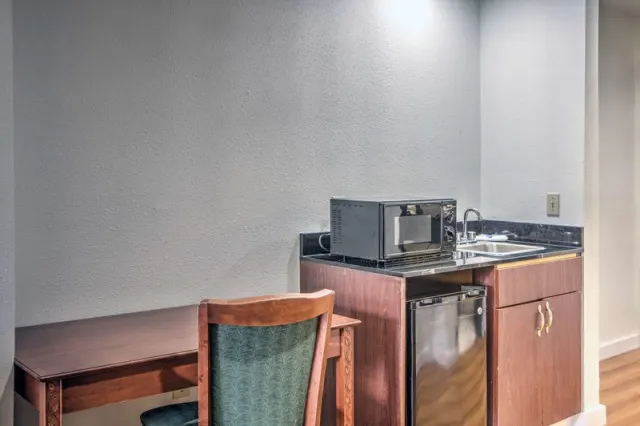 Motel 6 Dallas Northwest - photo 4