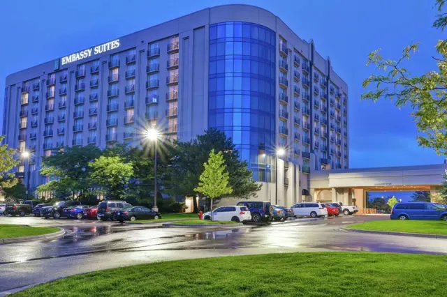 Embassy Suites Minneapolis  Airport - foto 3