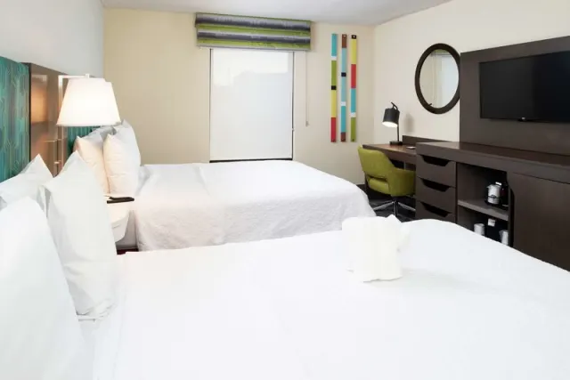 Hampton Inn Greensboro Airport - photo 3