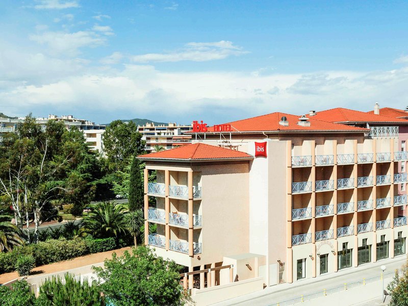 Hôtel ibis Hyères Centre - photo 1