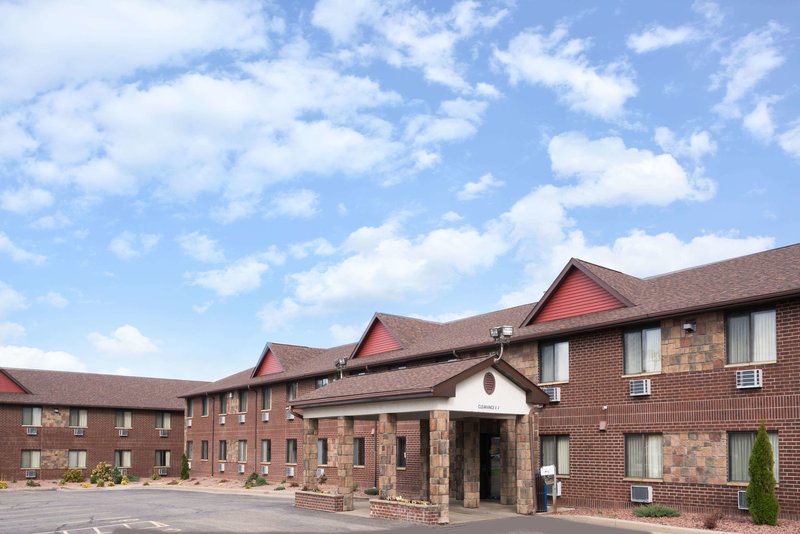 Baymont by Wyndham Eau Claire WI - photo 1