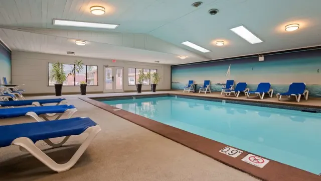 SureStay Plus Hotel By Best Western Salmon Arm - photo 2