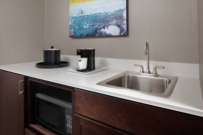 Hampton Inn & Suites Teaneck Glenpointe - photo 1