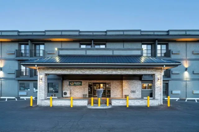 Quality Inn & Suites - photo 3