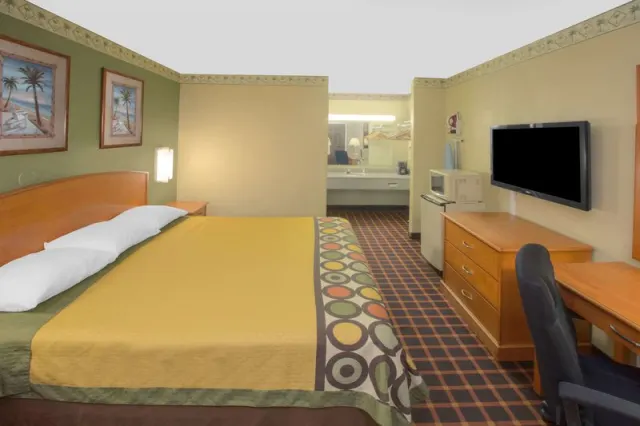 Super 8 by Wyndham Shreveport - photo 3