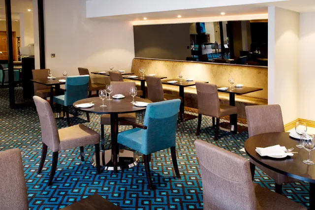Menzies Chequers Gatwick - photo 3