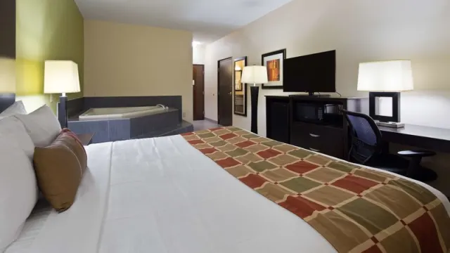 Best Western Plus Huntersville Inn  Suites Near Lake Norman - photo 4