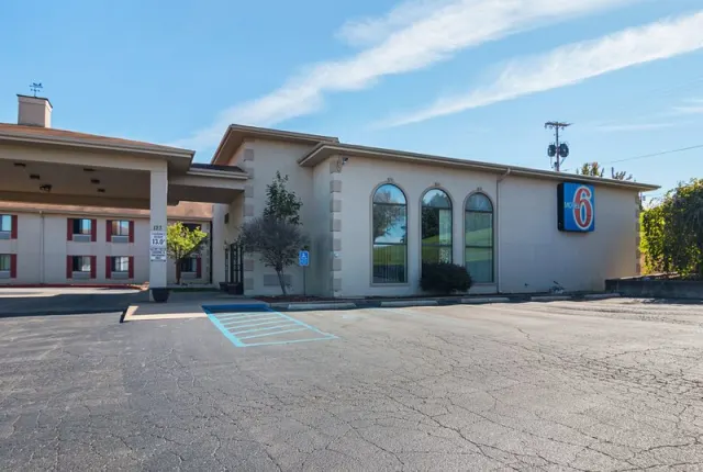 Motel 6 Hannibal - photo 3