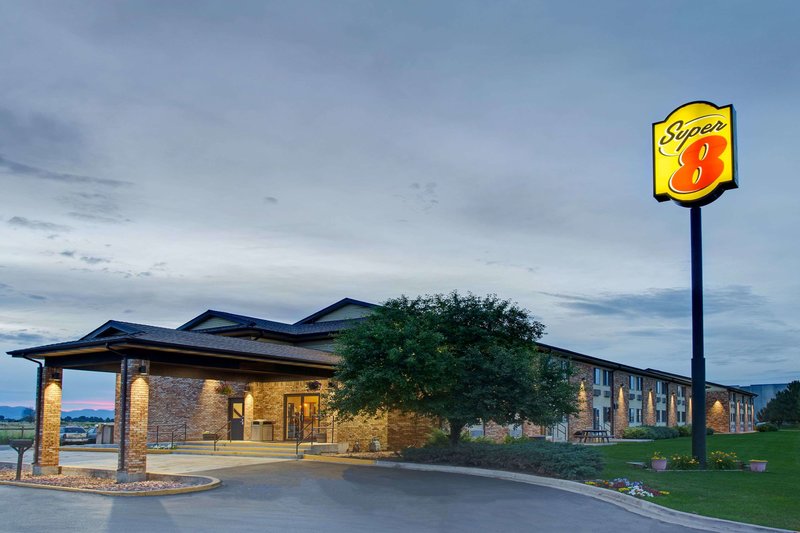 Super 8 by Wyndham Fort Collins - photo 1