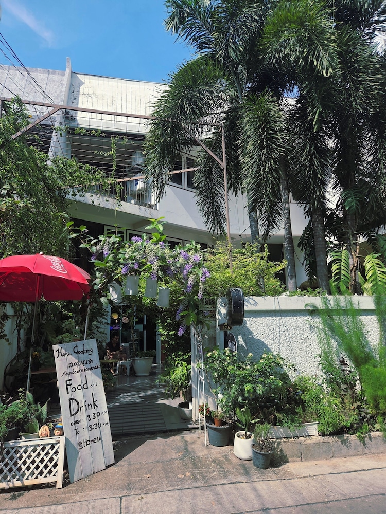 Home16 Sukhumvit16 - photo 1