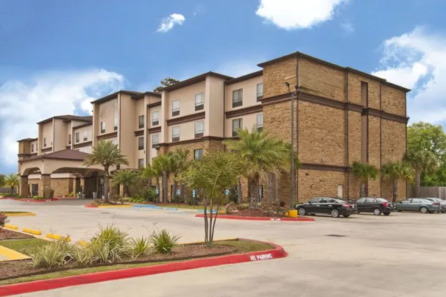 Wyndham Lake Charles - photo 2