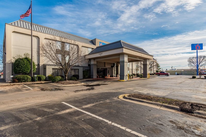 Wingate by Wyndham Conway AR - photo 1