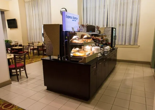 Holiday Inn Express Baltimore-Downtown, Baltimore
