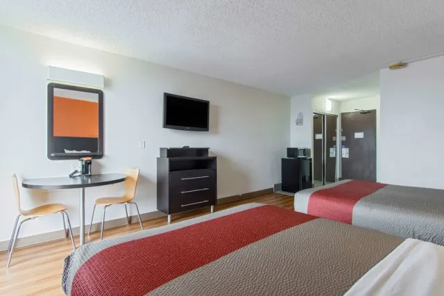Motel 6 Atlanta Airport - Virginia Ave - photo 2