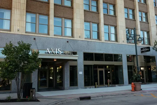 The Axis Hotel Moline, Tapestry Collection by Hilton, Moline