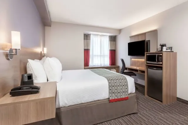 Microtel by Wyndham Casselman - photo 2