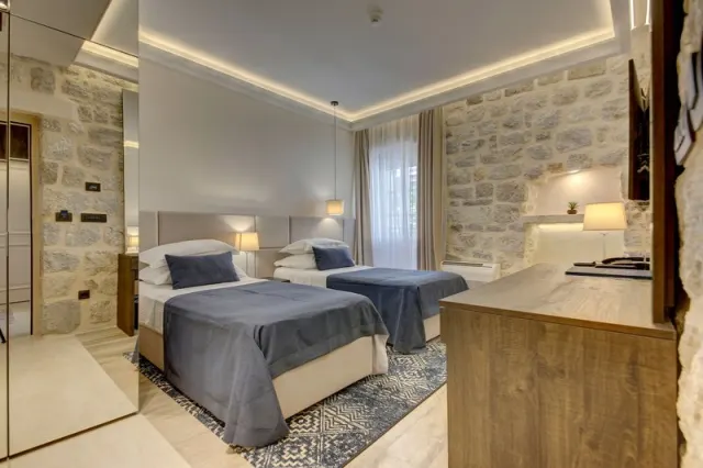 Leon Coronato Heritage Hotel - photo 4