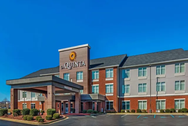 La Quinta Inn  Suites by Wyndham Oxford  Anniston - photo 3