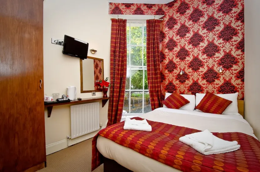 Leigh House Hotel - photo 1