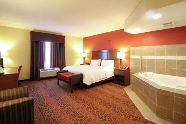 Hampton Inn Columbus-Airport - photo 3