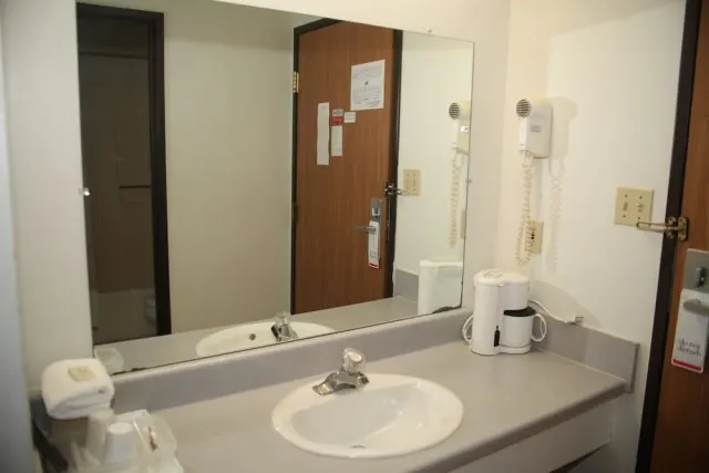 USA Inns of America - photo 3