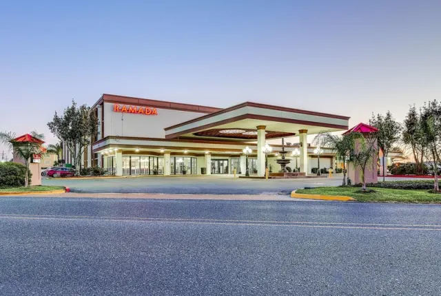 Holiday Inn Metairie New Orleans Airport - photo 3
