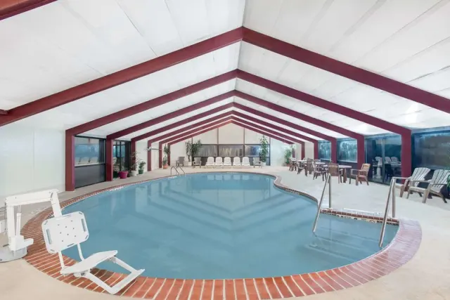 Howard Johnson by Wyndham Saugerties - photo 2