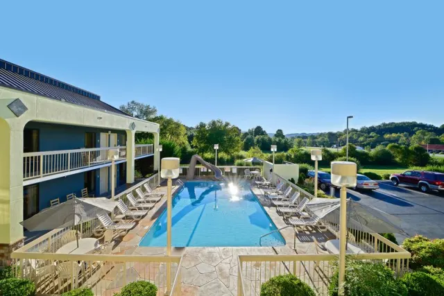Best Western Cades Cove Inn - photo 2