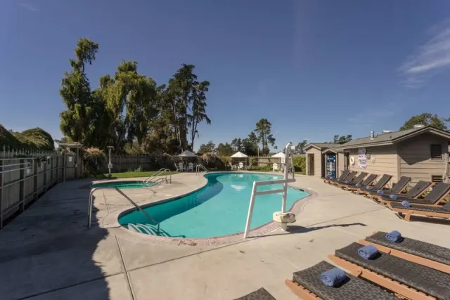 Cambria Pines Lodge - φωτογραφία 2