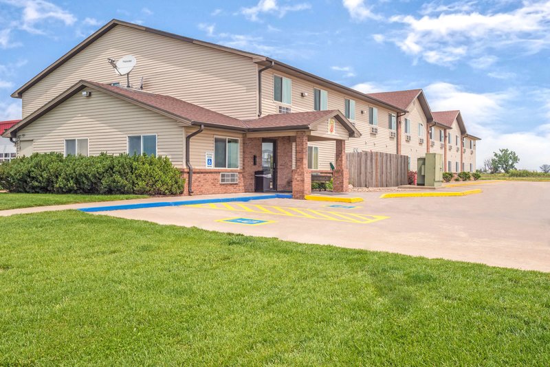 Super 8 by Wyndham Nebraska City - photo 1