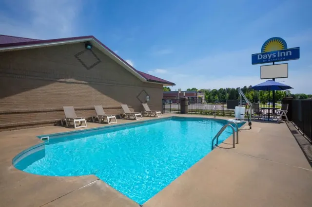 Days Inn by Wyndham Lonoke - photo 2