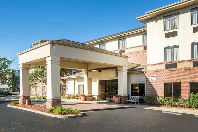 Comfort Inn & Suites - foto 1