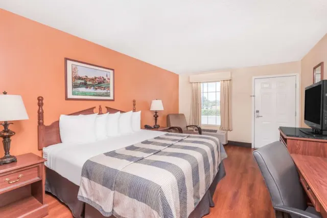 Days Inn by Wyndham Americus - photo 3