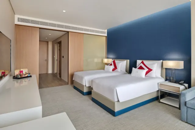 JA Lake View Hotel - photo 4