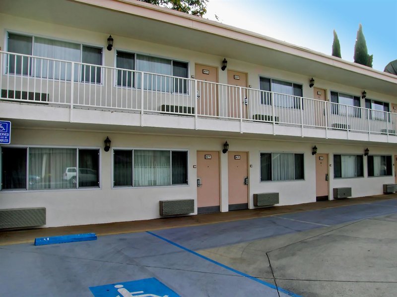Americas Best Value Inn Visalia - foto 1