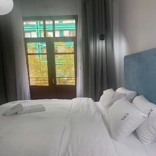 Maroon Bottle Boutique Suites - photo 3