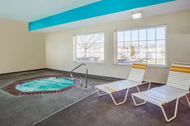 La Quinta Inn  Suites by Wyndham North Platte - photo 3
