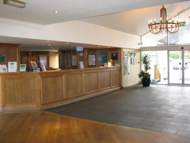 Holiday Inn Swindon - photo 2