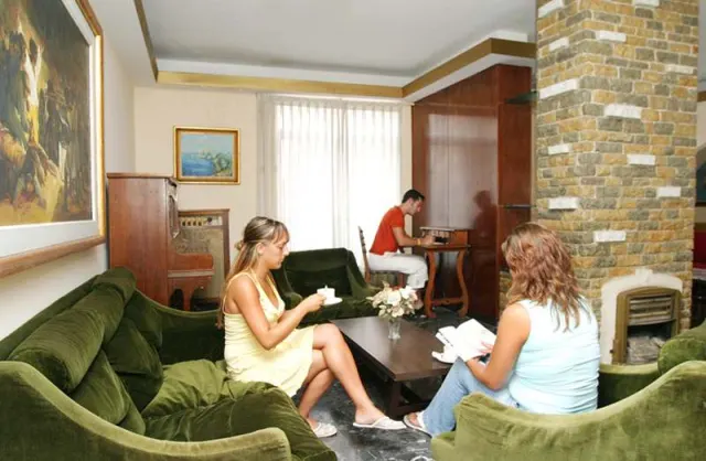 Hotel Des Iris - larawan 3