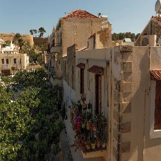 Four Seasons of Bliss at Sohora Hotel - photo 2