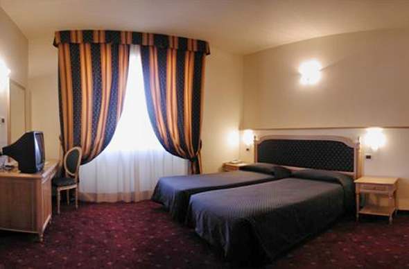 Hotel Diplomat - photo 3