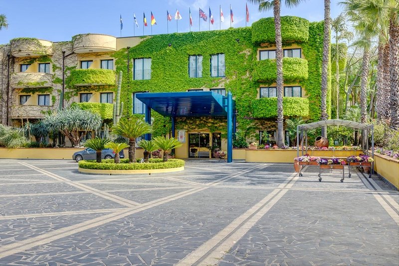 Caesar Palace Hotel - photo 1