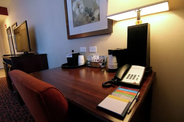 Hampton Inn And Suites Grand Forks - photo 2