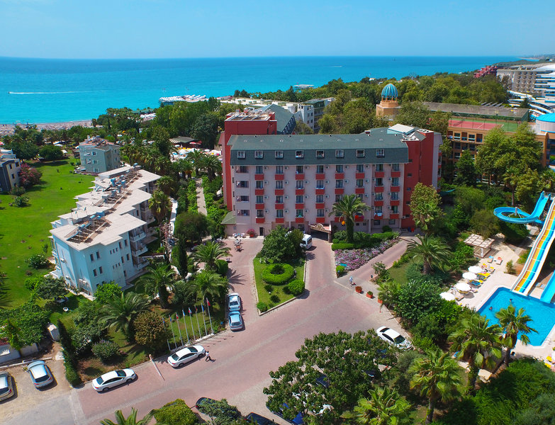Club Aqua Plaza - photo 1