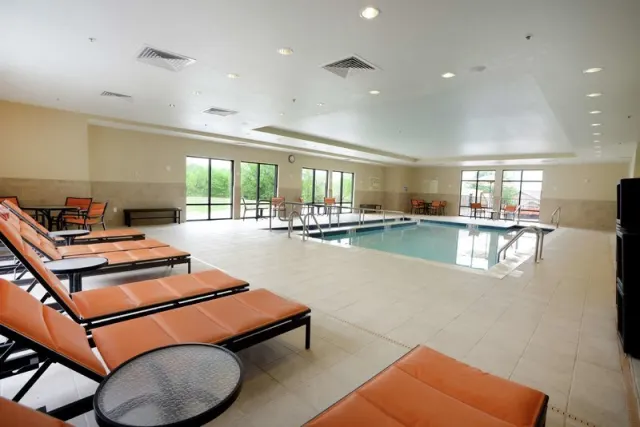 Hampton Inn  Suites Ponca City - photo 4