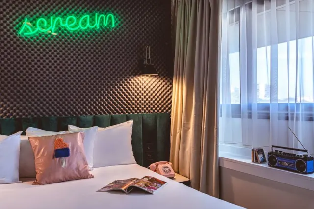 Remix Hotel - photo 4