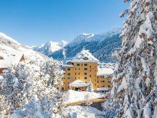 Hotel Vereina - photo 1