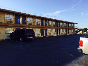 Travelodge by Wyndham New Braunfels - photo 1